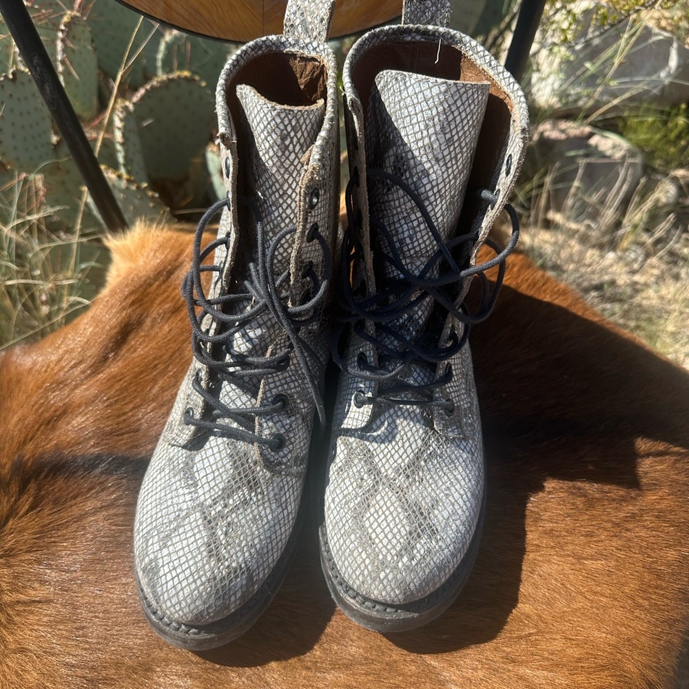 Frye Snakeskin Pattern Veronica Combat Boots - Gray
